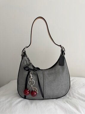 Vintage  Coach Hampton  Baguette Shoulder Bag
